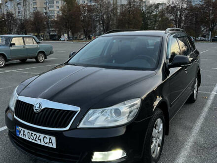 Черный Шкода Октавия, объемом двигателя 1.8 л и пробегом 330 тыс. км за 7800 $, фото 1 на Automoto.ua