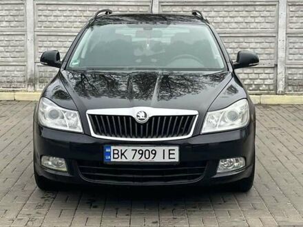 Черный Шкода Октавия, объемом двигателя 1.6 л и пробегом 260 тыс. км за 8200 $, фото 1 на Automoto.ua