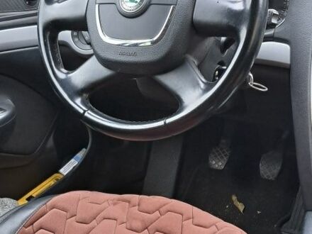 Шкода Октавия 2012 в Сумах на Automoto.ua Черный Шкода Октавия, объемом двигателя 1.8 л и пробегом 171 тыс. км за 9000 $, фото 1 на Automoto.ua