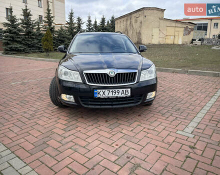 Черный Шкода Октавия, объемом двигателя 1.8 л и пробегом 210 тыс. км за 9250 $, фото 1 на Automoto.ua