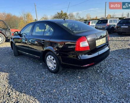 Черный Шкода Октавия, объемом двигателя 1.6 л и пробегом 176 тыс. км за 9000 $, фото 1 на Automoto.ua