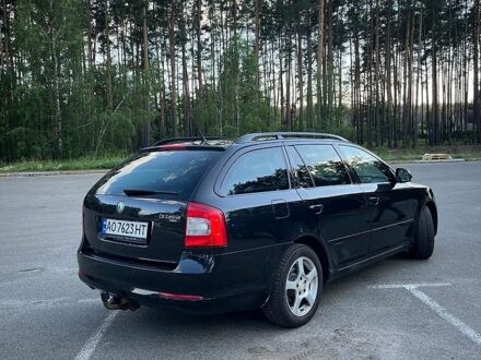 Черный Шкода Октавия, объемом двигателя 1.6 л и пробегом 305 тыс. км за 8500 $, фото 1 на Automoto.ua