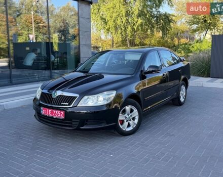 Черный Шкода Октавия, объемом двигателя 1.6 л и пробегом 180 тыс. км за 9900 $, фото 1 на Automoto.ua