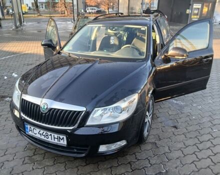 Черный Шкода Октавия, объемом двигателя 1.6 л и пробегом 240 тыс. км за 8800 $, фото 1 на Automoto.ua