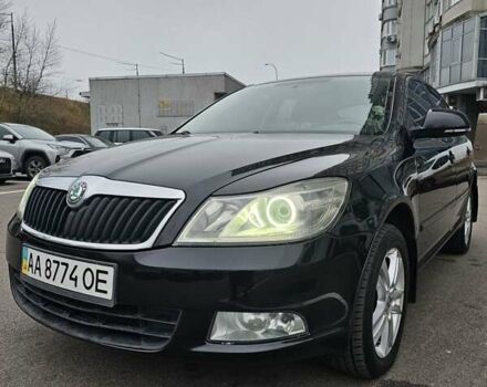 Чорний Шкода Октавія, об'ємом двигуна 2 л та пробігом 240 тис. км за 10900 $, фото 1 на Automoto.ua