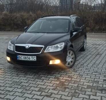Черный Шкода Октавия, объемом двигателя 2 л и пробегом 294 тыс. км за 7800 $, фото 1 на Automoto.ua