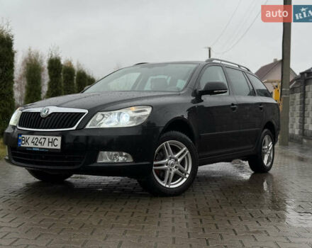 Черный Шкода Октавия, объемом двигателя 1.6 л и пробегом 246 тыс. км за 8900 $, фото 1 на Automoto.ua