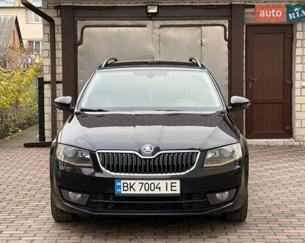 Черный Шкода Октавия, объемом двигателя 2 л и пробегом 312 тыс. км за 13500 $, фото 1 на Automoto.ua