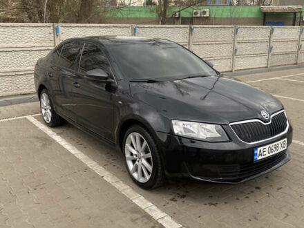 Черный Шкода Октавия, объемом двигателя 1.6 л и пробегом 219 тыс. км за 10500 $, фото 1 на Automoto.ua