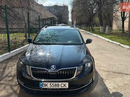 Шкода Октавия 2017 в Ровно на Automoto.ua Черный Шкода Октавия, объемом двигателя 1.6 л и пробегом 207 тыс. км за 15300 $, фото 1 на Automoto.ua