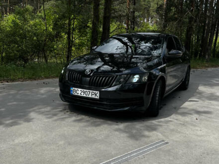 Шкода Октавия 2017 в Славуте на Automoto.ua Черный Шкода Октавия, объемом двигателя 1.6 л и пробегом 303 тыс. км за 11800 $, фото 1 на Automoto.ua