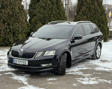 Черный Шкода Октавия, объемом двигателя 1.6 л и пробегом 201 тыс. км за 14600 $, фото 1 на Automoto.ua