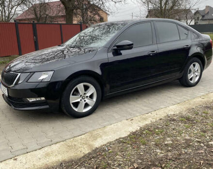 Черный Шкода Октавия, объемом двигателя 1.6 л и пробегом 269 тыс. км за 14200 $, фото 1 на Automoto.ua
