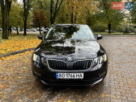 Шкода Октавия 2017 в Ужгороде на Automoto.ua Черный Шкода Октавия, объемом двигателя 1.6 л и пробегом 177 тыс. км за 12800 $, фото 1 на Automoto.ua
