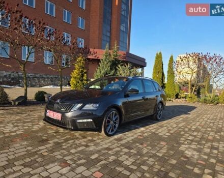 Черный Шкода Октавия, объемом двигателя 2 л и пробегом 247 тыс. км за 16700 $, фото 1 на Automoto.ua