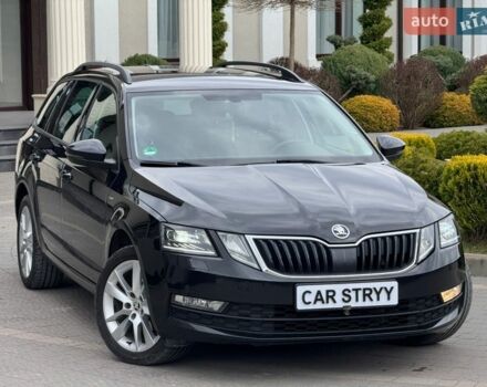 Черный Шкода Октавия, объемом двигателя 1.6 л и пробегом 288 тыс. км за 12500 $, фото 1 на Automoto.ua