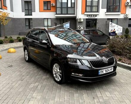 Чорний Шкода Октавія, об'ємом двигуна 1.6 л та пробігом 212 тис. км за 14200 $, фото 1 на Automoto.ua