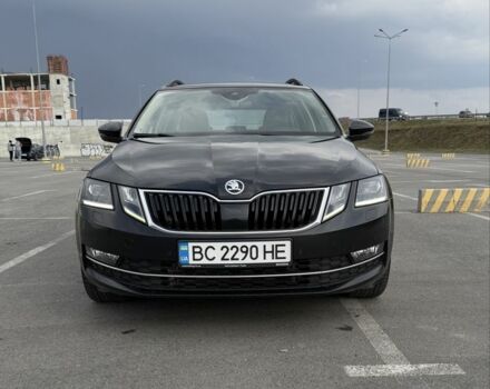 Черный Шкода Октавия, объемом двигателя 2 л и пробегом 261 тыс. км за 18900 $, фото 1 на Automoto.ua