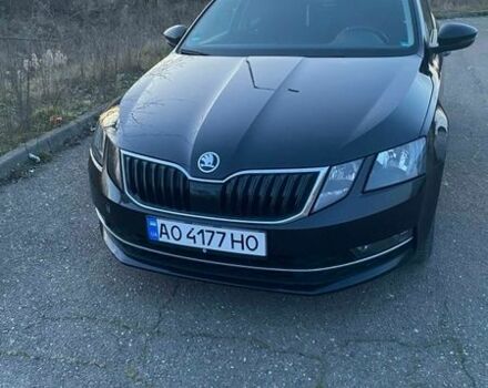 Черный Шкода Октавия, объемом двигателя 1.6 л и пробегом 304 тыс. км за 12500 $, фото 1 на Automoto.ua