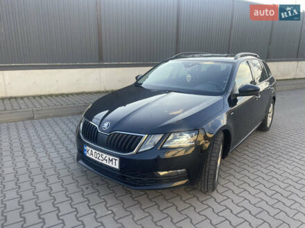 Черный Шкода Октавия, объемом двигателя 1.6 л и пробегом 251 тыс. км за 12400 $, фото 1 на Automoto.ua