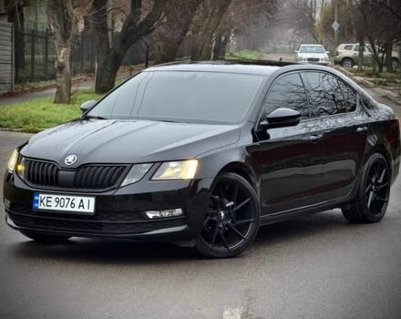 Чорний Шкода Октавія, об'ємом двигуна 1.6 л та пробігом 250 тис. км за 13999 $, фото 1 на Automoto.ua