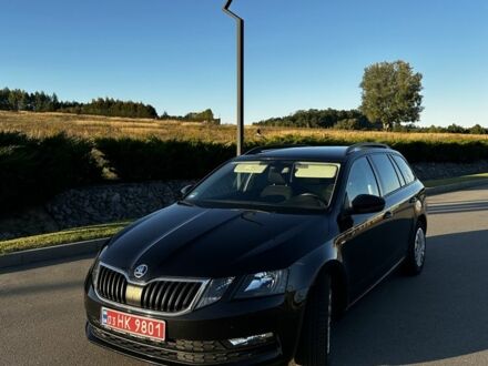 Черный Шкода Октавия, объемом двигателя 1.6 л и пробегом 246 тыс. км за 13000 $, фото 1 на Automoto.ua