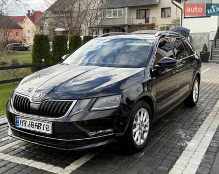 Черный Шкода Октавия, объемом двигателя 1.6 л и пробегом 312 тыс. км за 13500 $, фото 1 на Automoto.ua