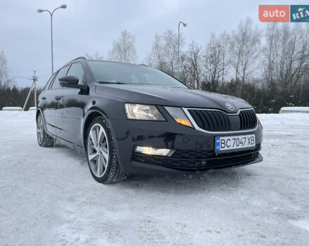 Черный Шкода Октавия, объемом двигателя 1.6 л и пробегом 198 тыс. км за 14399 $, фото 1 на Automoto.ua