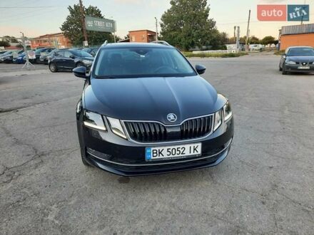 Черный Шкода Октавия, объемом двигателя 1.6 л и пробегом 192 тыс. км за 17800 $, фото 1 на Automoto.ua