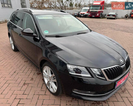 Черный Шкода Октавия, объемом двигателя 2 л и пробегом 216 тыс. км за 17800 $, фото 1 на Automoto.ua