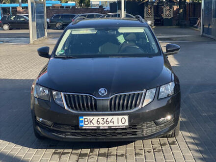 Черный Шкода Октавия, объемом двигателя 1.6 л и пробегом 253 тыс. км за 11800 $, фото 1 на Automoto.ua