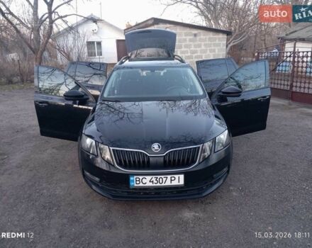 Черный Шкода Октавия, объемом двигателя 1.6 л и пробегом 280 тыс. км за 15500 $, фото 1 на Automoto.ua