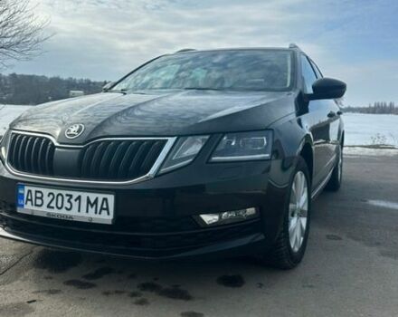 Черный Шкода Октавия, объемом двигателя 1.6 л и пробегом 237 тыс. км за 15200 $, фото 1 на Automoto.ua