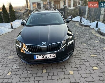 Черный Шкода Октавия, объемом двигателя 1.6 л и пробегом 227 тыс. км за 15600 $, фото 1 на Automoto.ua