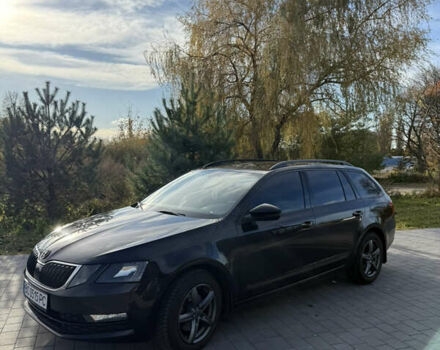 Черный Шкода Октавия, объемом двигателя 1.97 л и пробегом 258 тыс. км за 15600 $, фото 1 на Automoto.ua