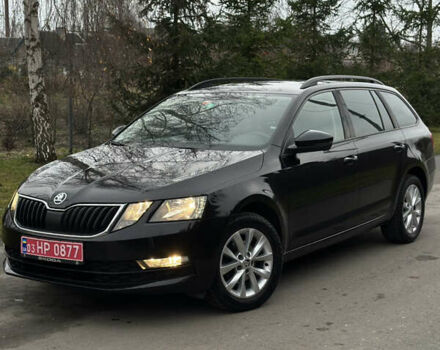Черный Шкода Октавия, объемом двигателя 1.6 л и пробегом 204 тыс. км за 15200 $, фото 1 на Automoto.ua