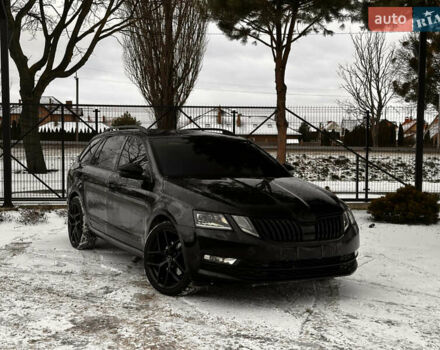 Черный Шкода Октавия, объемом двигателя 2 л и пробегом 230 тыс. км за 15500 $, фото 1 на Automoto.ua