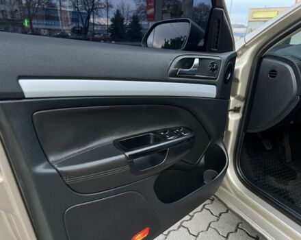 Коричневый Шкода Октавия, объемом двигателя 1.9 л и пробегом 330 тыс. км за 4100 $, фото 7 на Automoto.ua