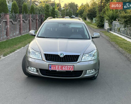 Коричневый Шкода Октавия, объемом двигателя 1.6 л и пробегом 206 тыс. км за 8900 $, фото 5 на Automoto.ua