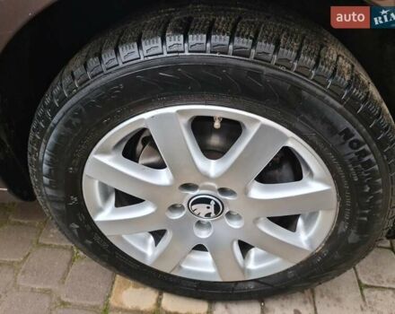 Коричневый Шкода Октавия, объемом двигателя 1.97 л и пробегом 256 тыс. км за 10900 $, фото 3 на Automoto.ua