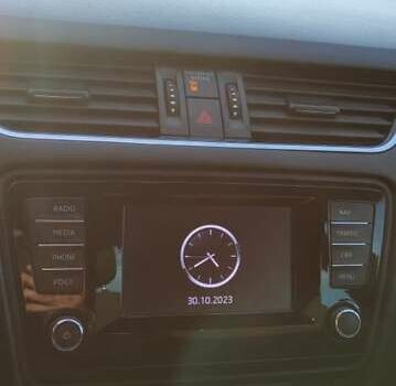 Коричневый Шкода Октавия, объемом двигателя 1.6 л и пробегом 305 тыс. км за 8500 $, фото 10 на Automoto.ua