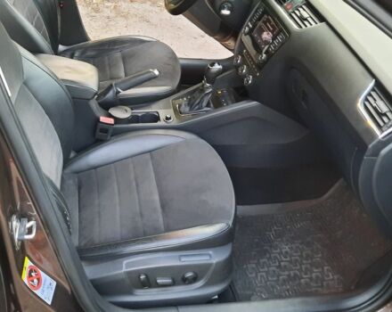 Коричневый Шкода Октавия, объемом двигателя 2 л и пробегом 247 тыс. км за 11300 $, фото 3 на Automoto.ua