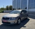 Коричневый Шкода Октавия, объемом двигателя 1.6 л и пробегом 238 тыс. км за 11250 $, фото 1 на Automoto.ua