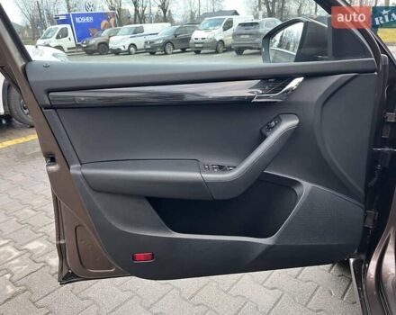 Коричневий Шкода Октавія, об'ємом двигуна 1.6 л та пробігом 103 тис. км за 18900 $, фото 9 на Automoto.ua