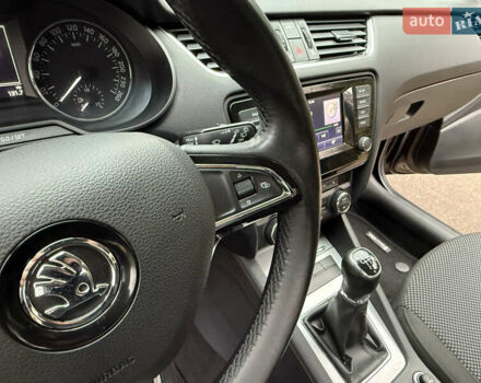 Коричневий Шкода Октавія, об'ємом двигуна 1.4 л та пробігом 121 тис. км за 10950 $, фото 27 на Automoto.ua