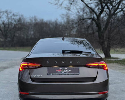 Коричневий Шкода Октавія, об'ємом двигуна 1.5 л та пробігом 52 тис. км за 18500 $, фото 16 на Automoto.ua