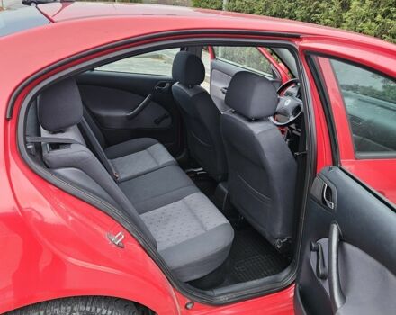 Красный Шкода Октавия, объемом двигателя 1.6 л и пробегом 227 тыс. км за 4999 $, фото 11 на Automoto.ua