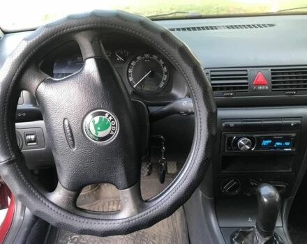 Красный Шкода Октавия, объемом двигателя 1.6 л и пробегом 300 тыс. км за 5000 $, фото 5 на Automoto.ua