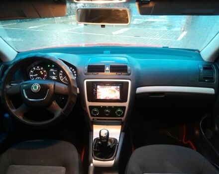 Красный Шкода Октавия, объемом двигателя 1.2 л и пробегом 260 тыс. км за 4999 $, фото 6 на Automoto.ua