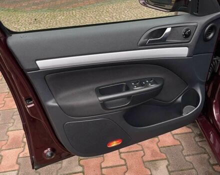 Красный Шкода Октавия, объемом двигателя 1 л и пробегом 73 тыс. км за 9950 $, фото 2 на Automoto.ua